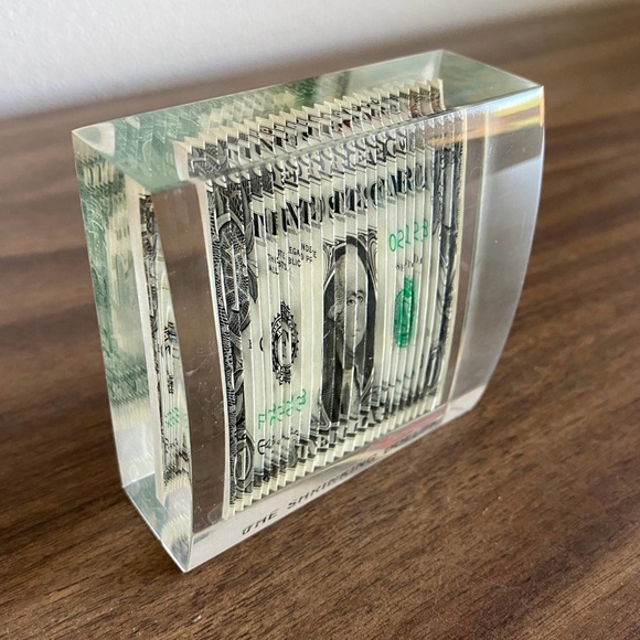 The Shrinking Dollar Vintage Lucite Holder Office Desk Square Paperweight 1969 - Picture 3 of 6